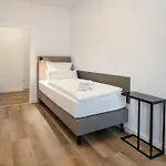 Am Brandenburger Tor *