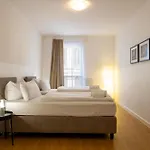 Am Brandenburger Tor *