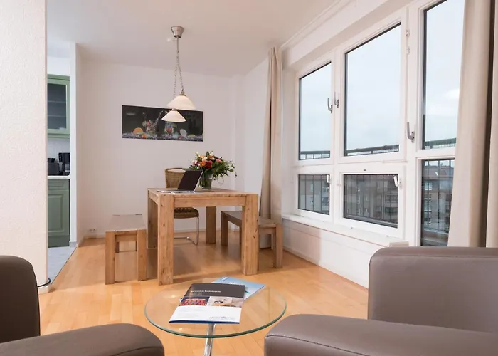 Am Brandenburger Tor * Berlin