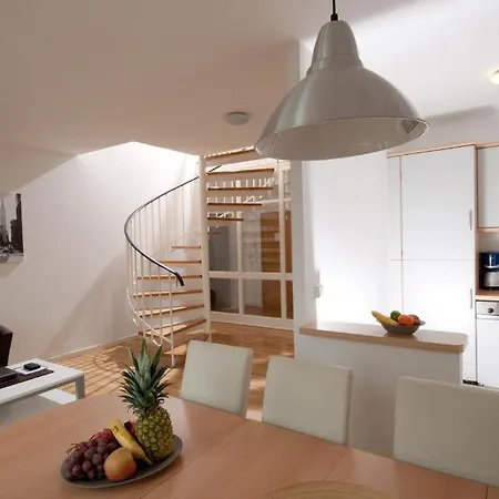 Am Brandenburger Tor *