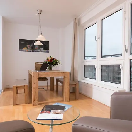 Am Brandenburger Tor * Berlino