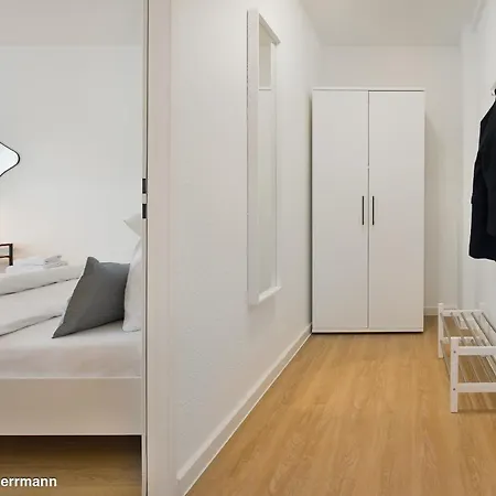 Am Brandenburger Tor *