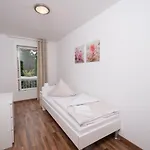 Am Brandenburger Tor *