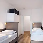 アム ブランデングルガー トール アパート