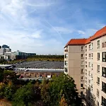 Am Brandenburger Tor *