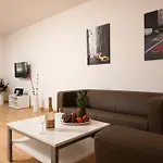 Am Brandenburger Tor *