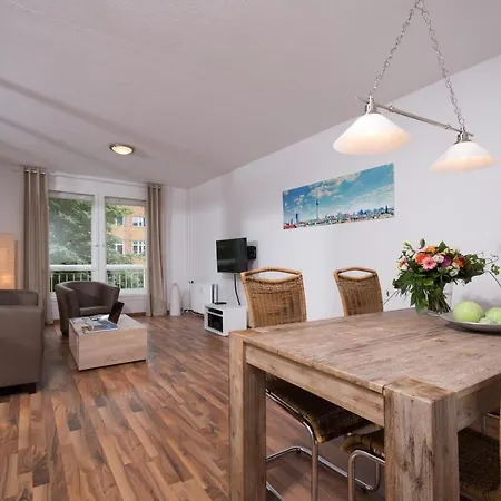 Am Brandenburger Tor *