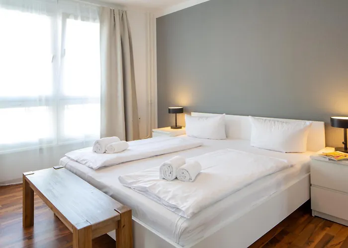 アパート アム ブランデングルガー トール *